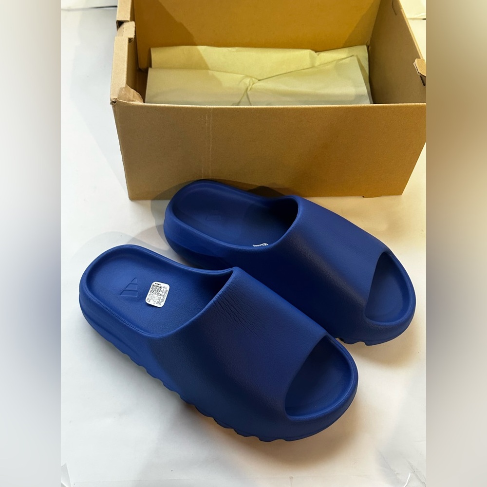 Yeezy Royal Blue Slides - Picture 5 of 7